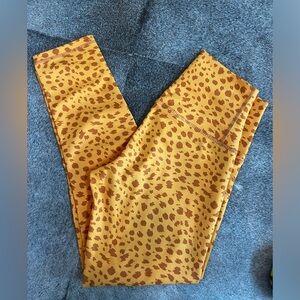 NWOT Define Your Inspiration yoga pants / leggings